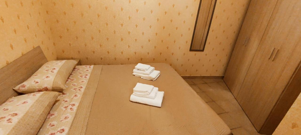 Casa Vacanza Dinastia Borbone - Centro Storico Napoli Bagian luar foto