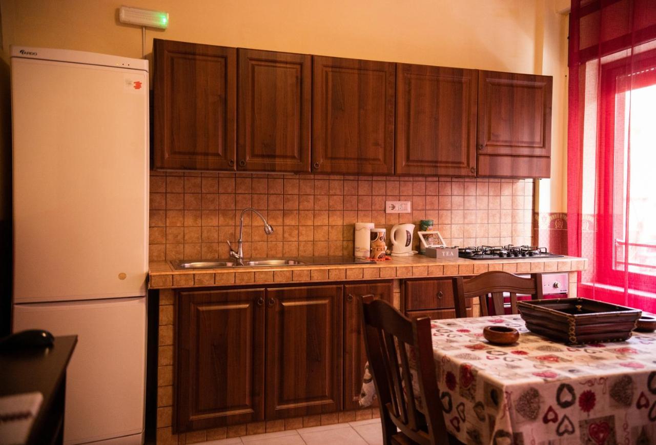 Casa Vacanza Dinastia Borbone - Centro Storico Napoli Bagian luar foto